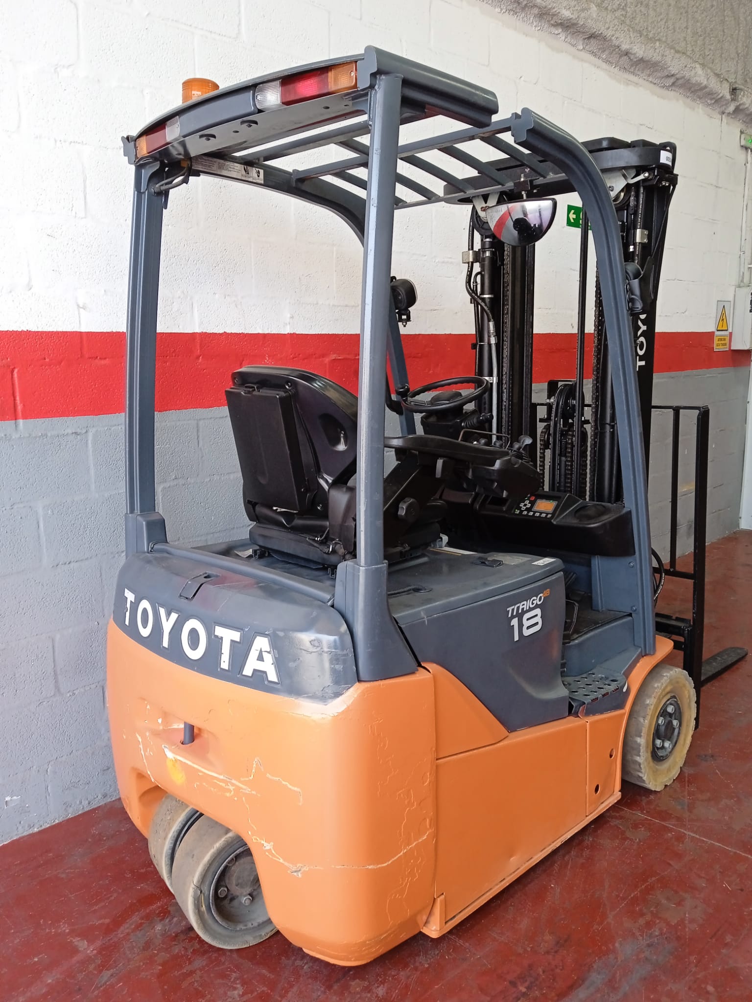 TOYOTA 8FBEK18T - Imagen 6