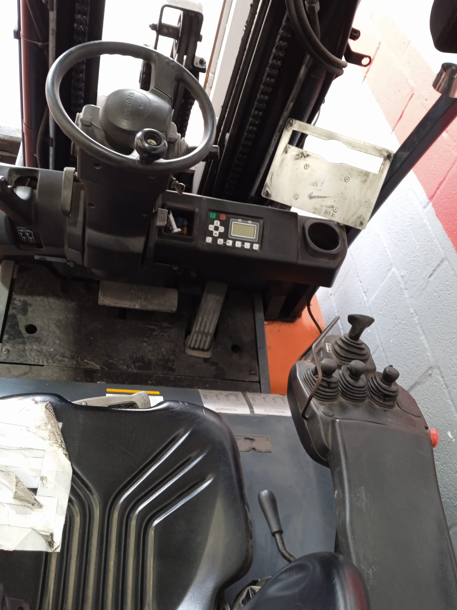 TOYOTA 8FBMT45 - Imagen 4